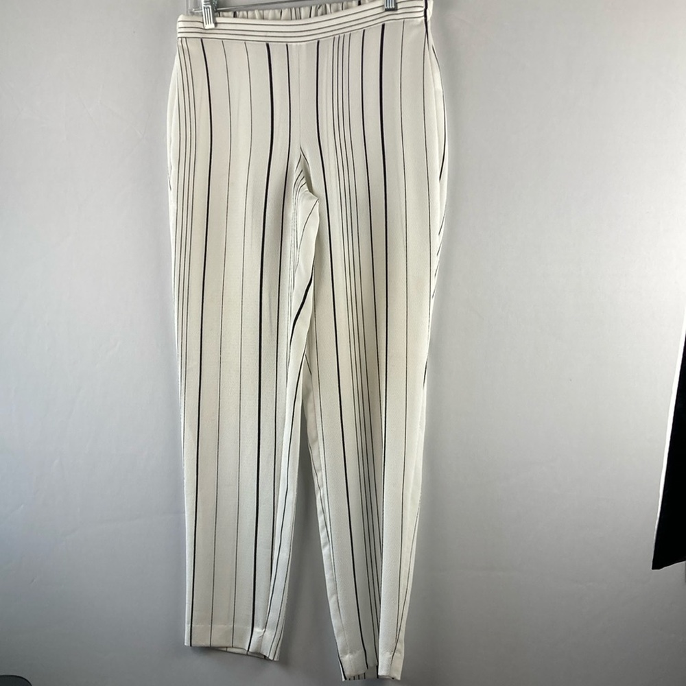 Vince Camuto pants size extra small white with black stripes